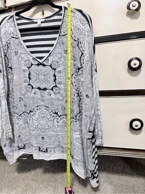 CAbi Black & White Paisley V-Neck Long Sleeve Silk Top